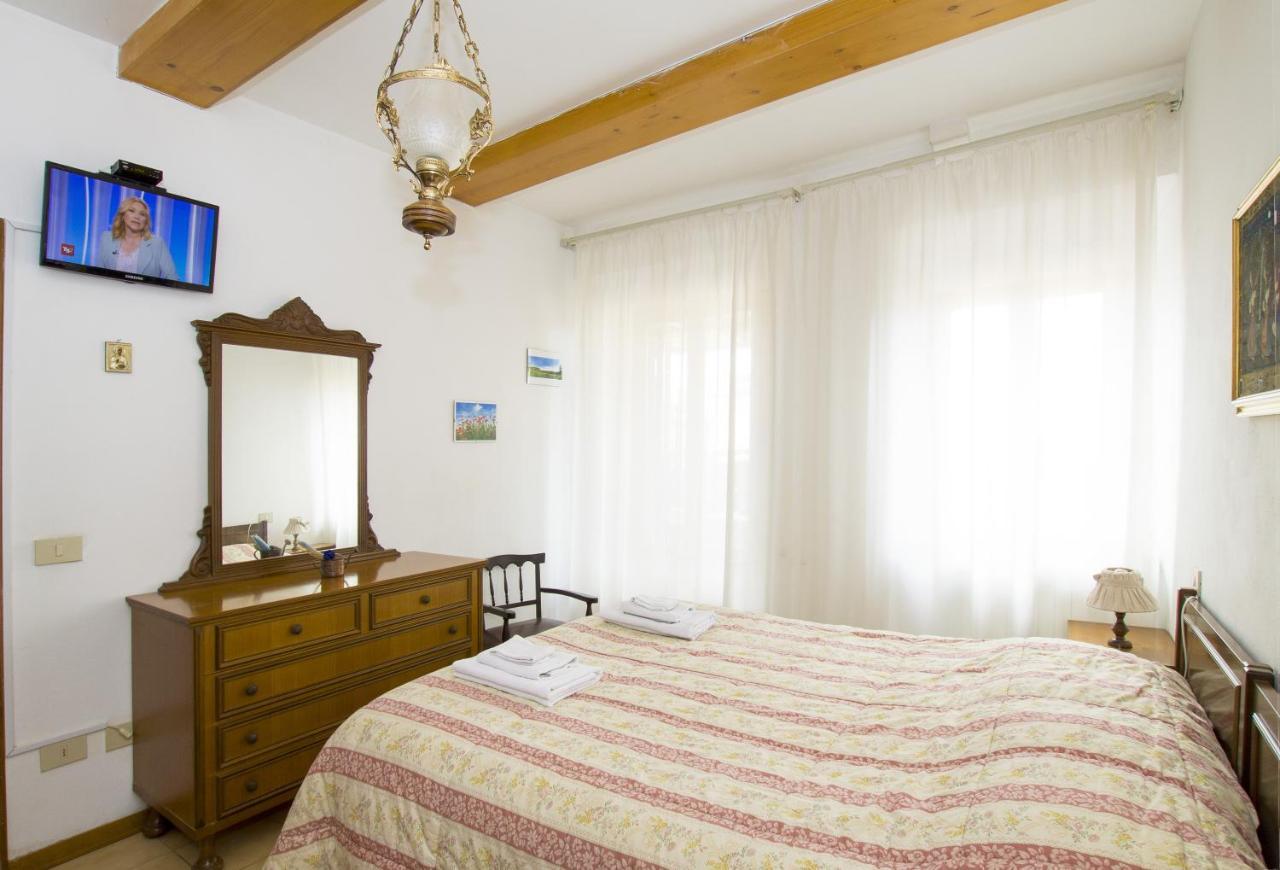 Cheap Apartment In The Old Village Colle di Val d'Elsa Exterior foto