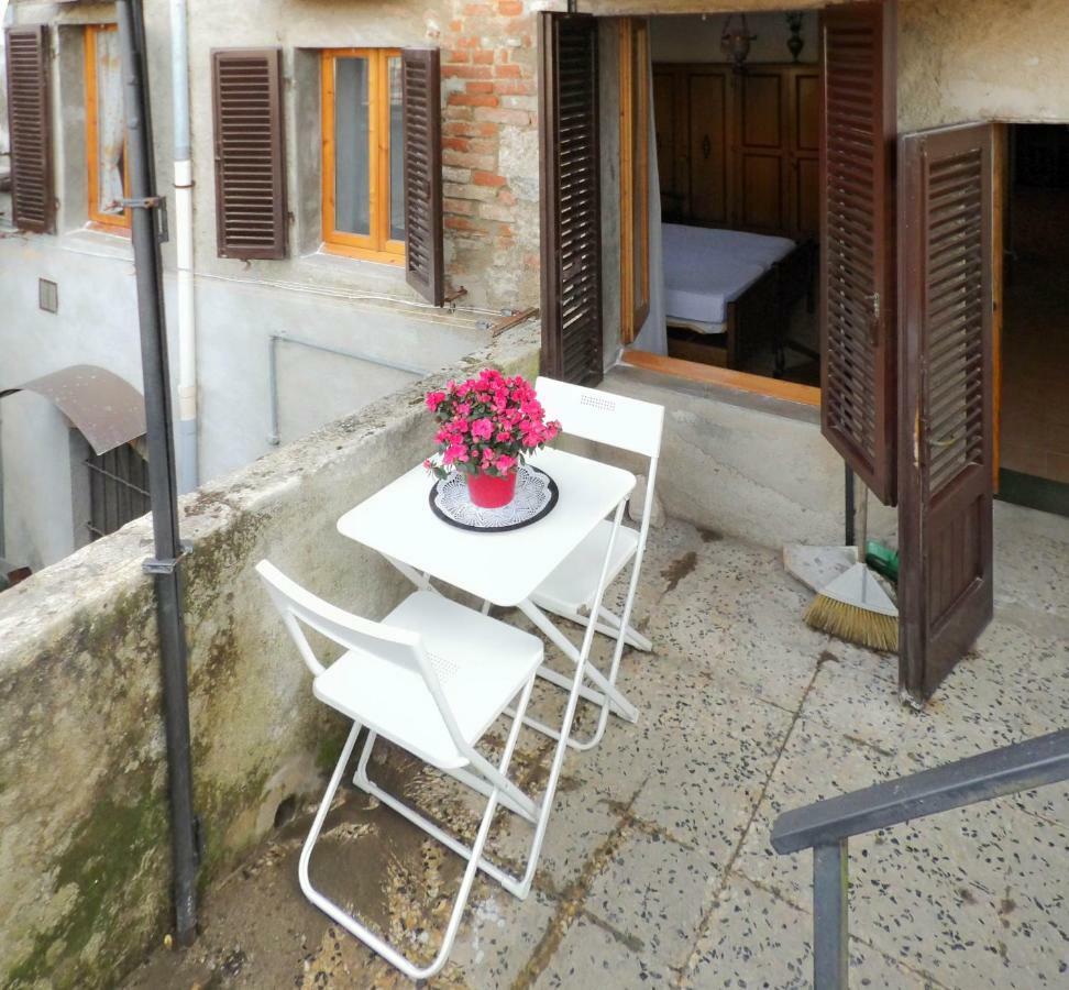 Cheap Apartment In The Old Village Colle di Val d'Elsa Exterior foto
