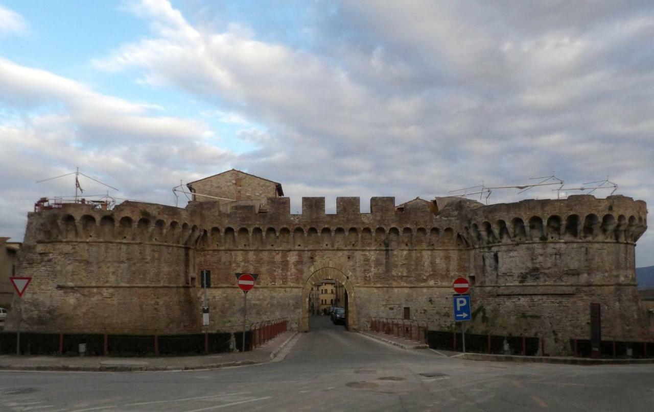 Cheap Apartment In The Old Village Colle di Val d'Elsa Exterior foto