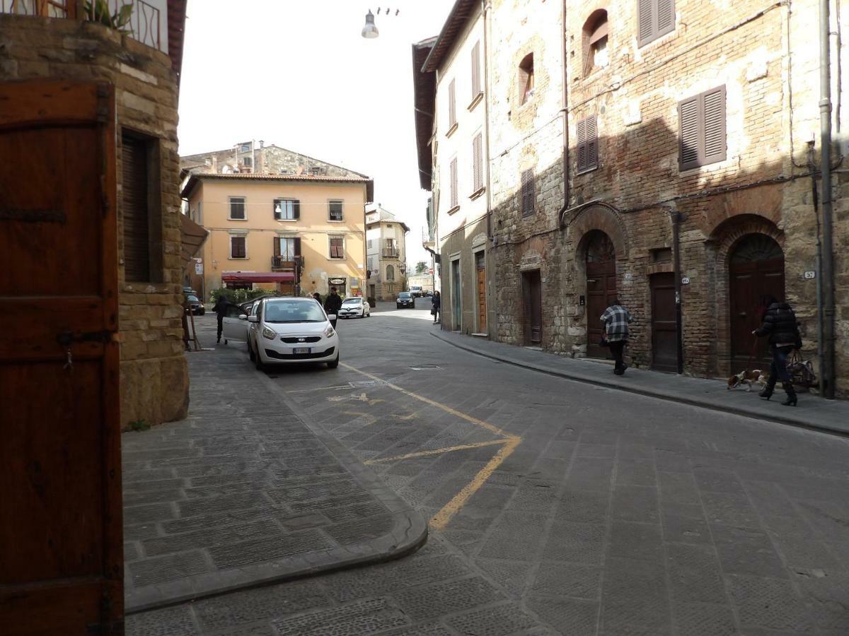 Cheap Apartment In The Old Village Colle di Val d'Elsa Exterior foto
