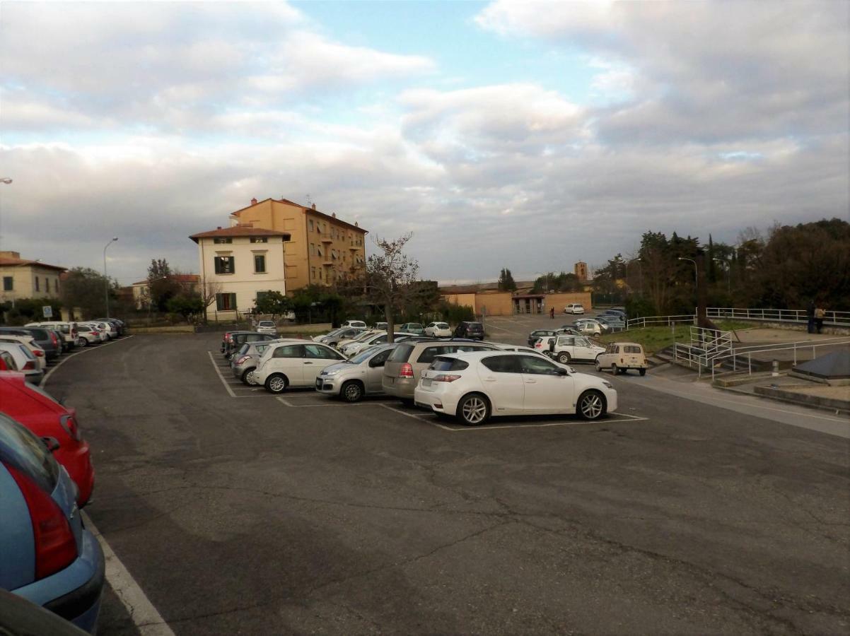 Cheap Apartment In The Old Village Colle di Val d'Elsa Exterior foto
