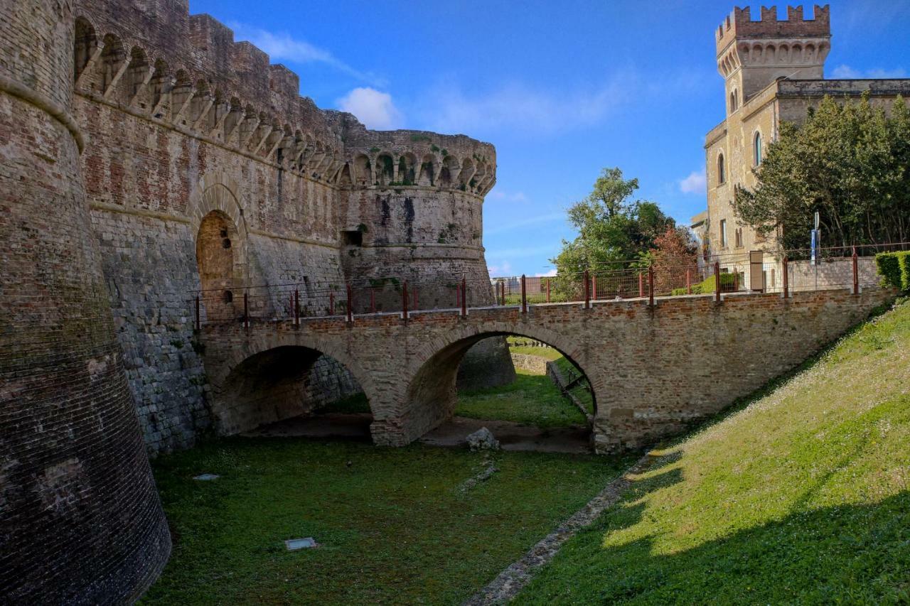 Cheap Apartment In The Old Village Colle di Val d'Elsa Exterior foto